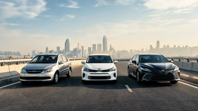 Lada Granta, Kia Rio, Toyota Camry — обложка статьи: Сколько реально стоит автомобиль в месяц: считаем все расходы