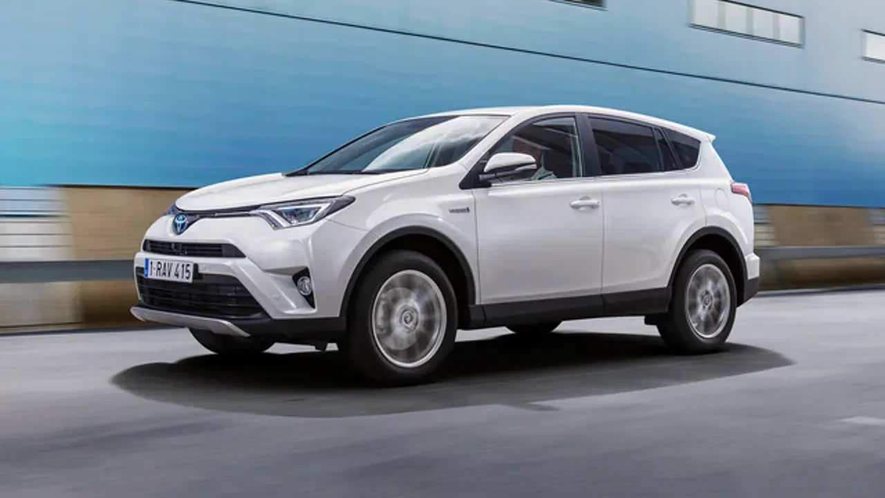 Автомобиль Toyota RAV4 IV (XA40) Рестайлинг 2017