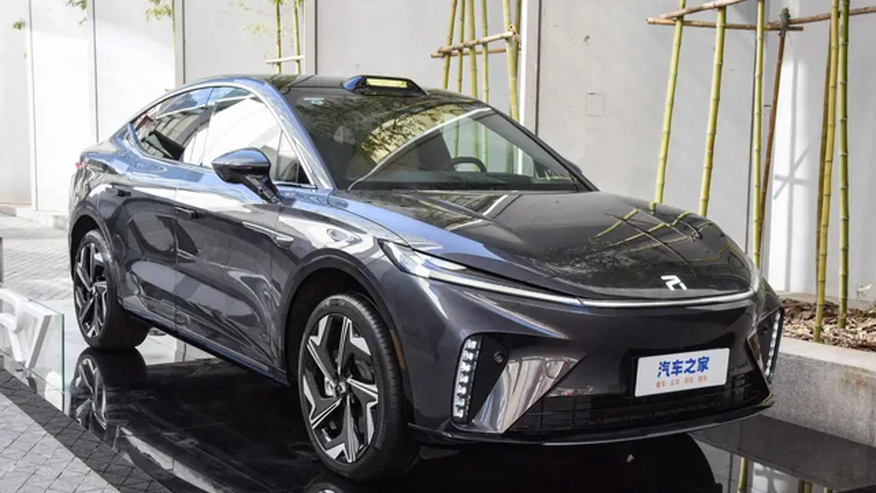 Автомобиль Rising Auto R7 2022-н.в. 2022