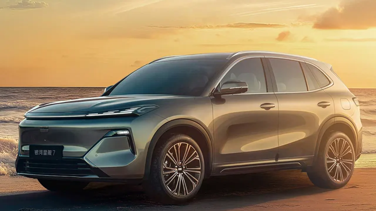 Автомобиль Geely Galaxy Starship 7 2024-н.в. 2025