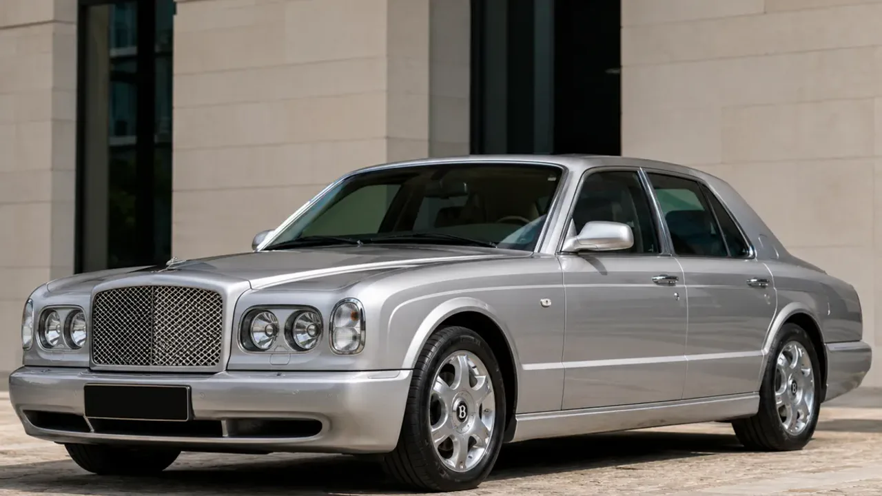 Автомобиль Bentley Arnage I 2001