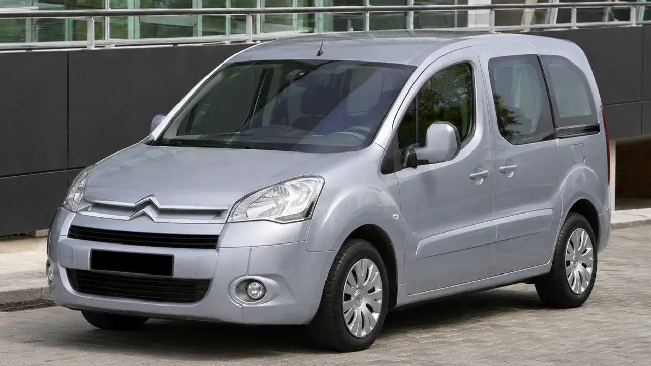 Автомобиль Citroen Berlingo II 2011