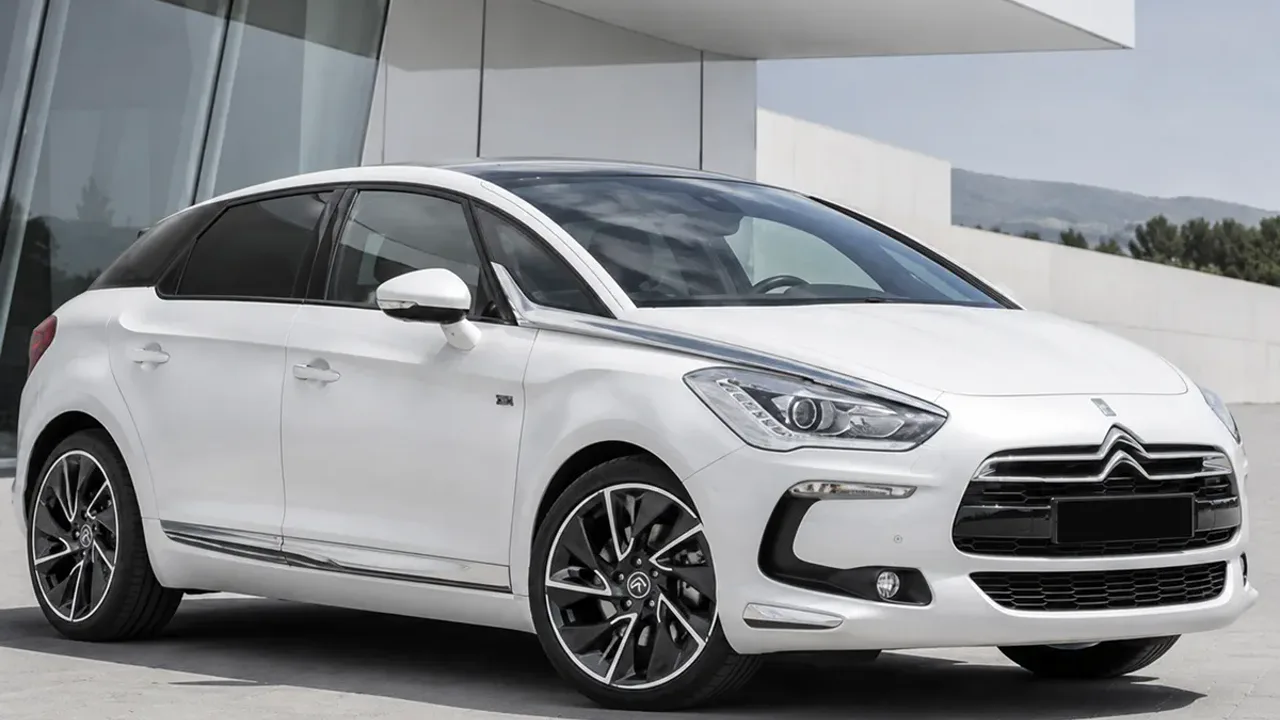 Автомобиль Citroen DS5 2012-2015 2014