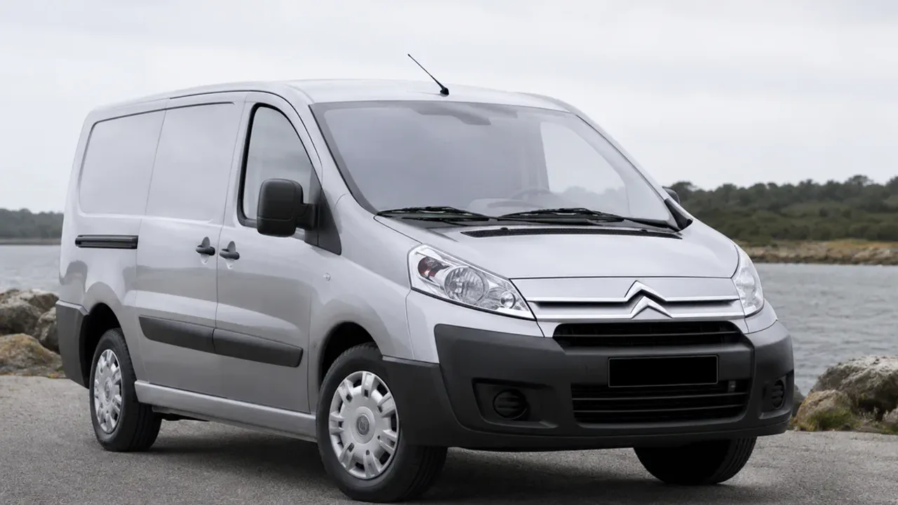 Автомобиль Citroen Jumpy II 2010