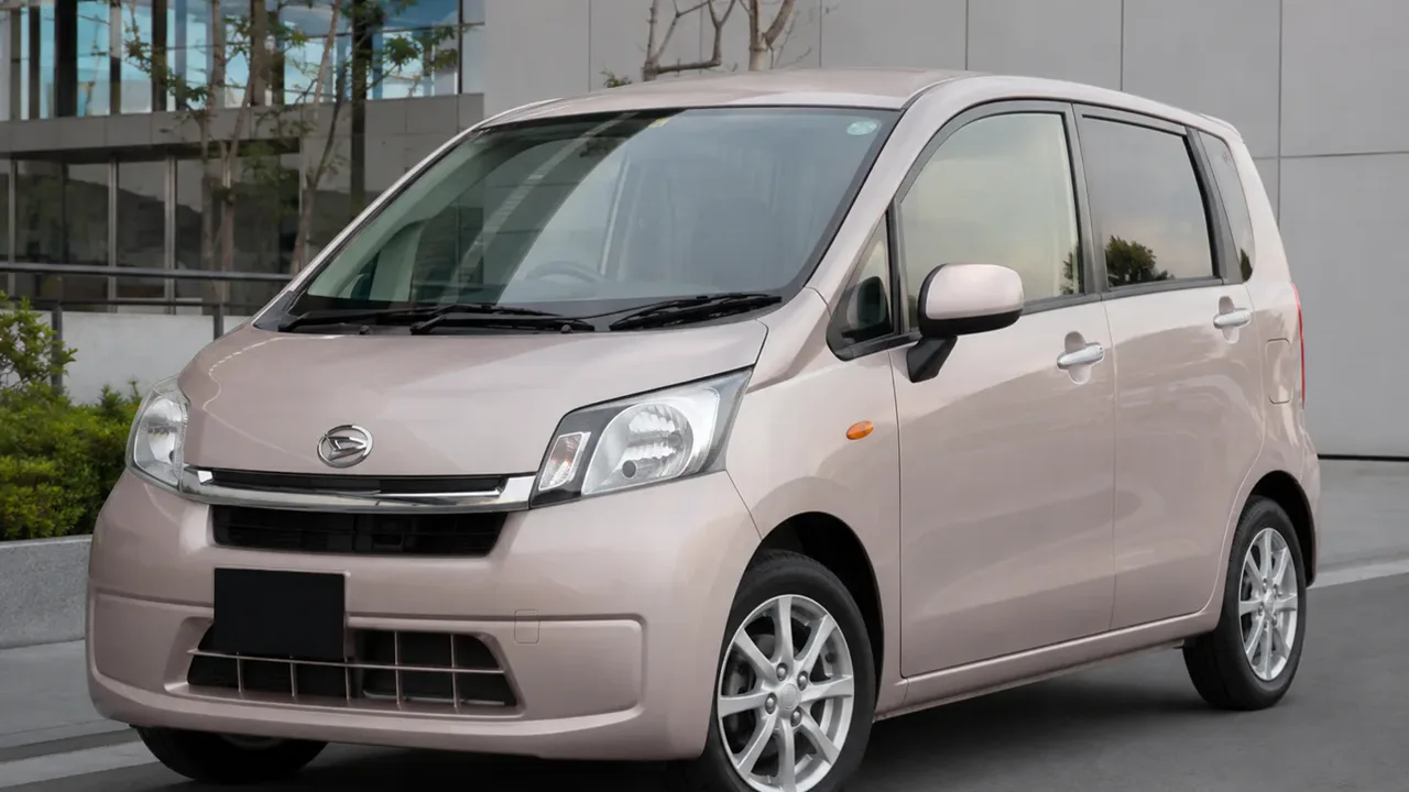 Автомобиль Daihatsu Move V 2011