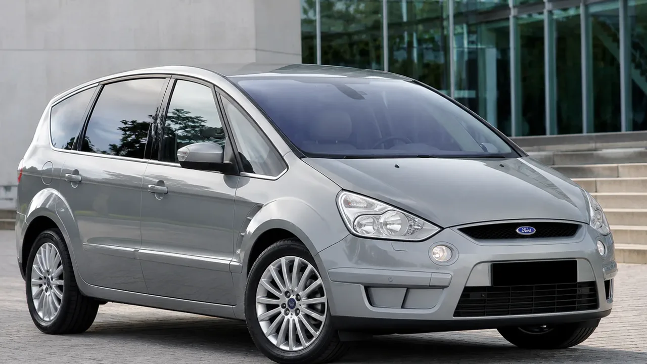 Автомобиль Ford S-MAX I 2010