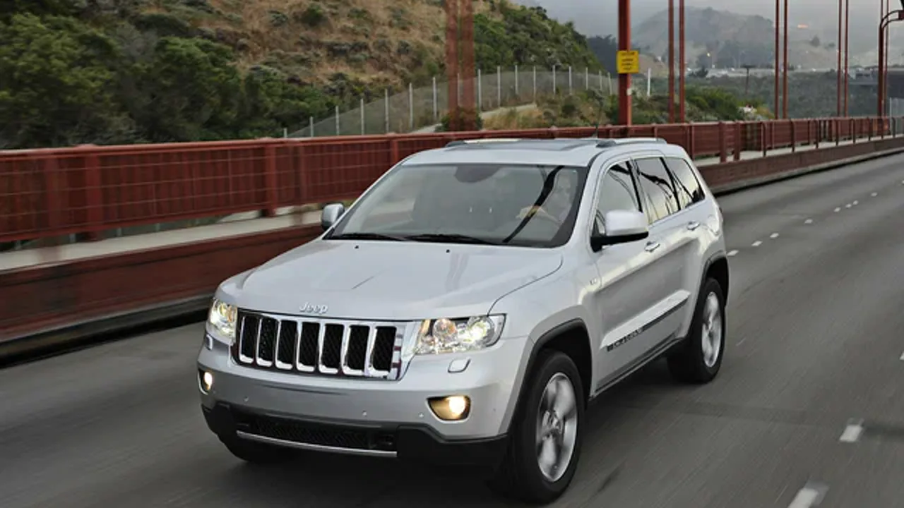 Автомобиль Jeep Grand Cherokee IV (WK2) 2012