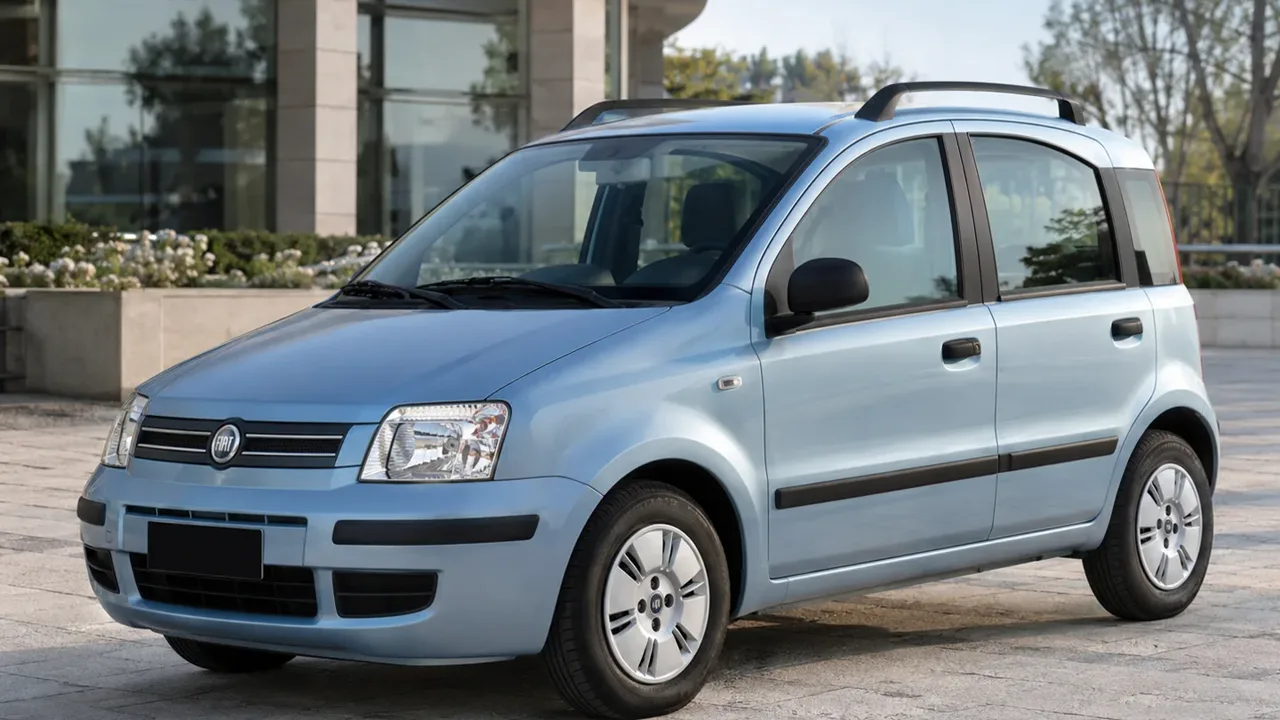 Автомобиль Fiat Panda II 2010