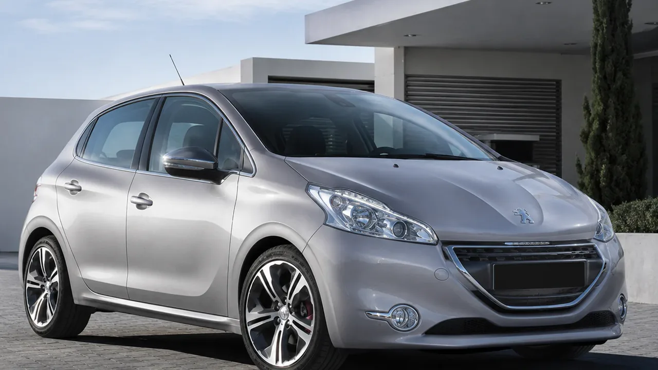 Автомобиль Peugeot 208 I 2014