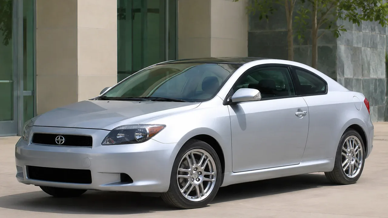 Автомобиль Scion tC I 2006