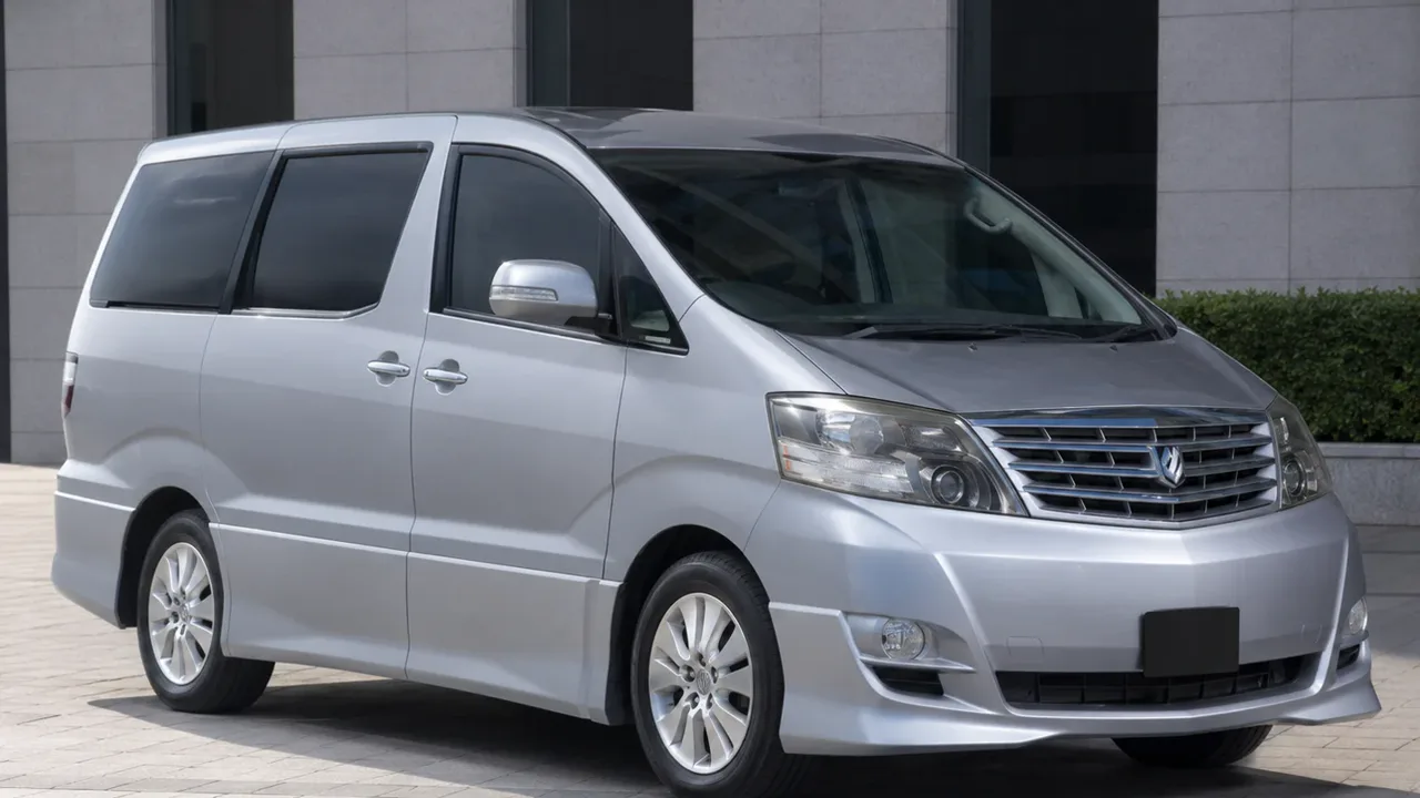 Автомобиль Toyota Alphard I Рестайлинг 2007