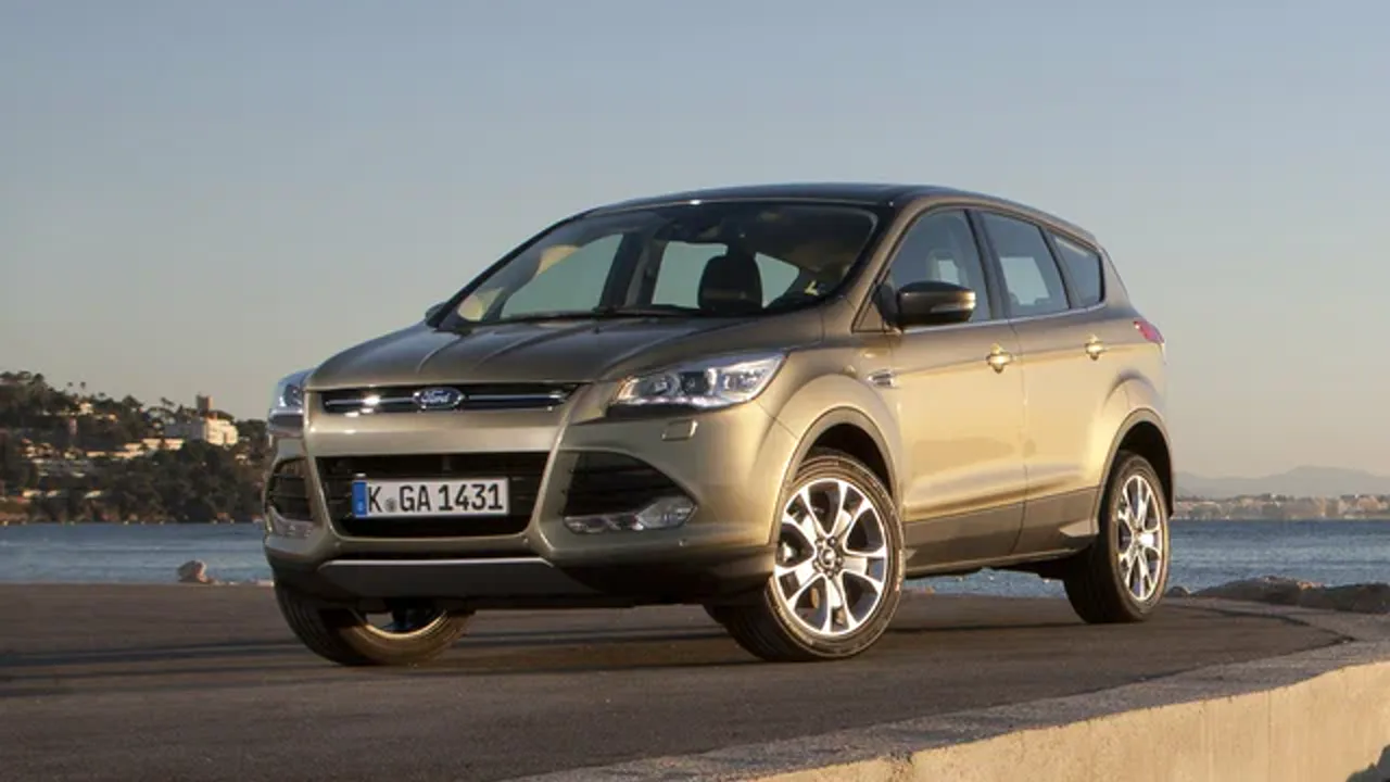 Автомобиль Ford Kuga II 2014