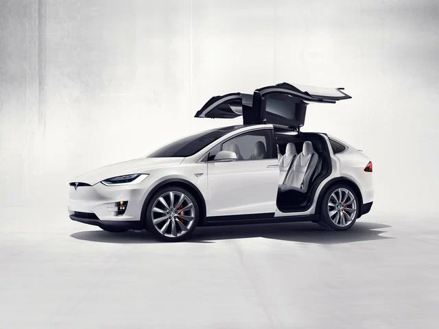 Автомобиль Tesla Model X I 2017
