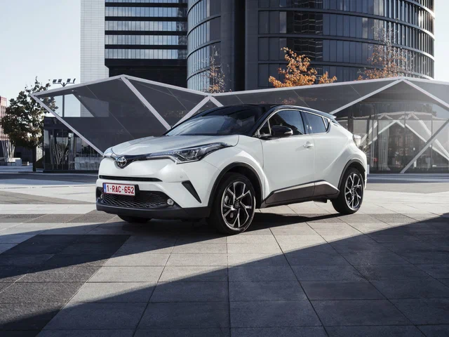 Автомобиль Toyota C-HR I 2018
