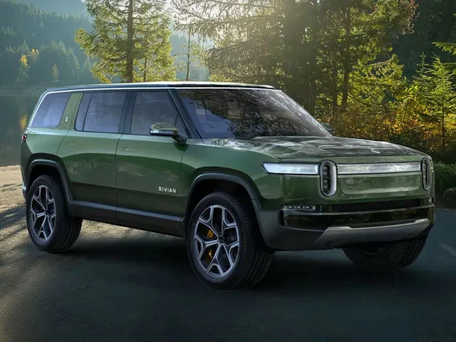 Автомобиль Rivian R1S 2022-н.в. 2022