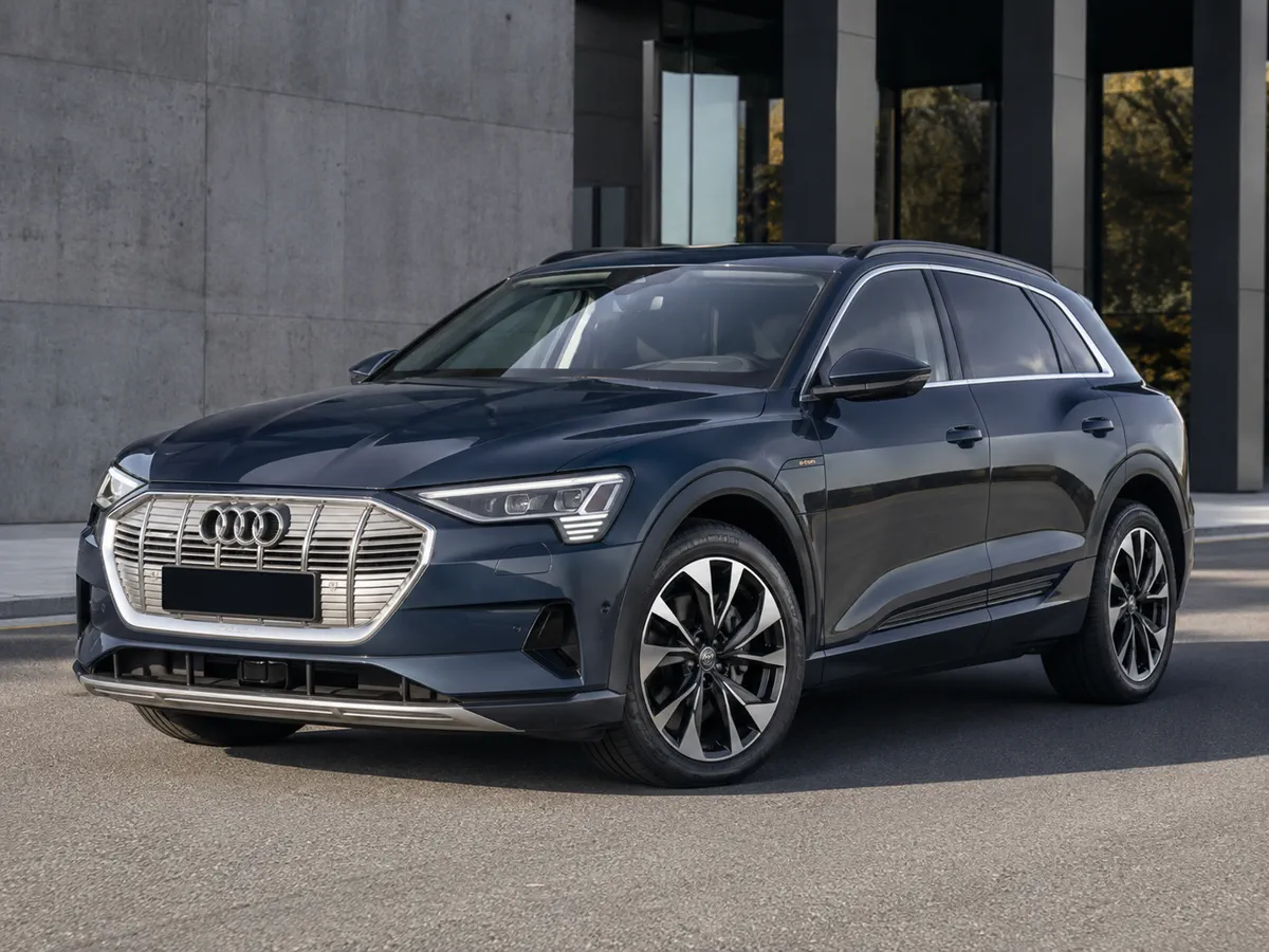 Автомобиль Audi e-tron I 2023