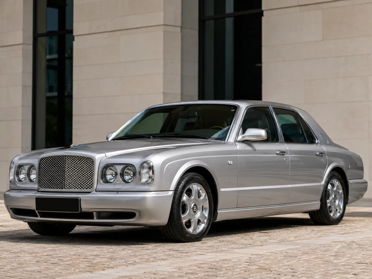 Автомобиль Bentley Arnage I 2001
