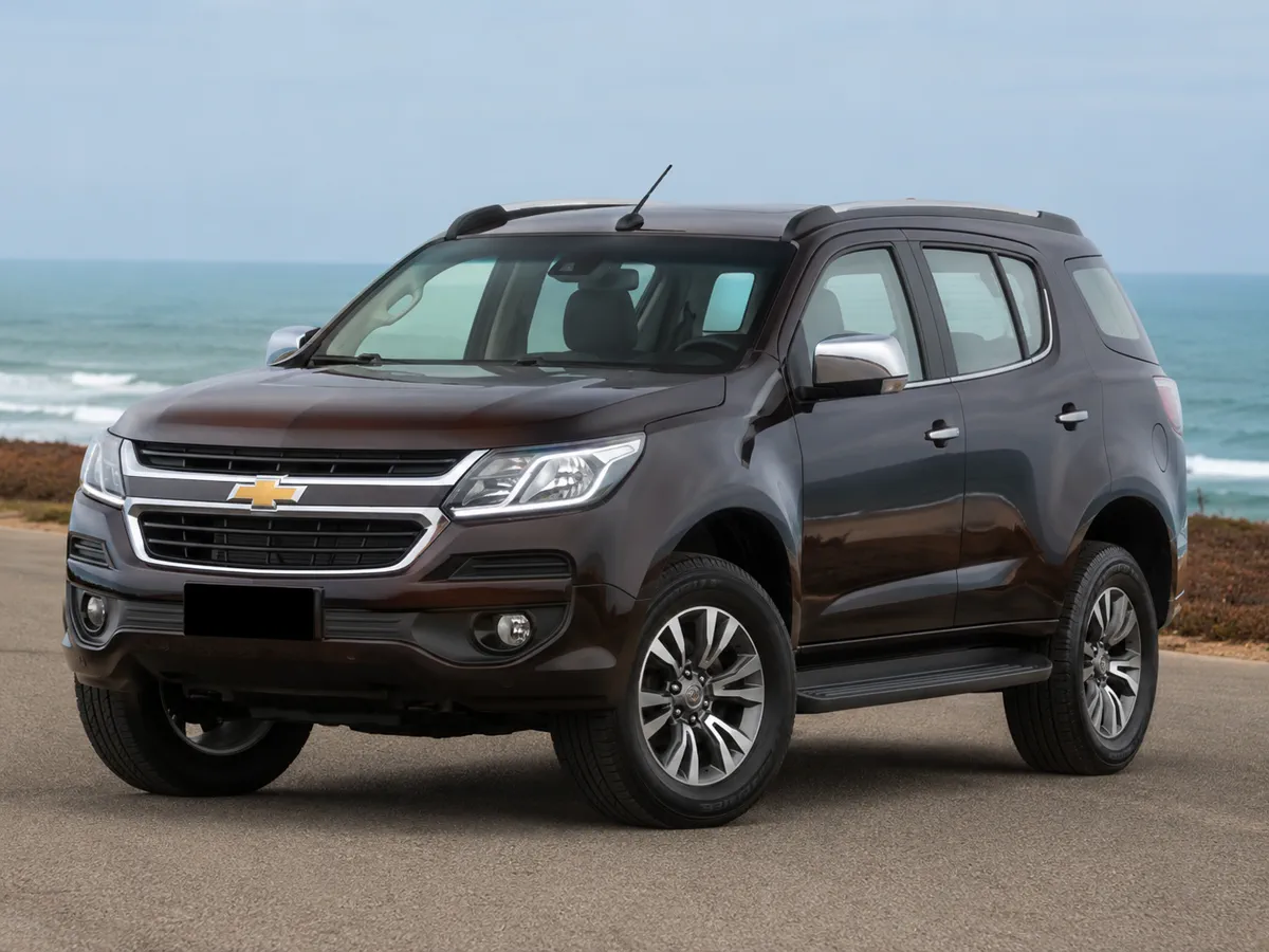 Автомобиль Chevrolet TrailBlazer II 2014