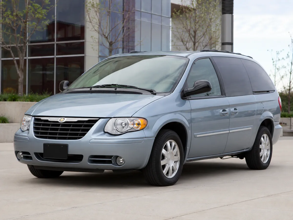Автомобиль Chrysler Pacifica CS 2006