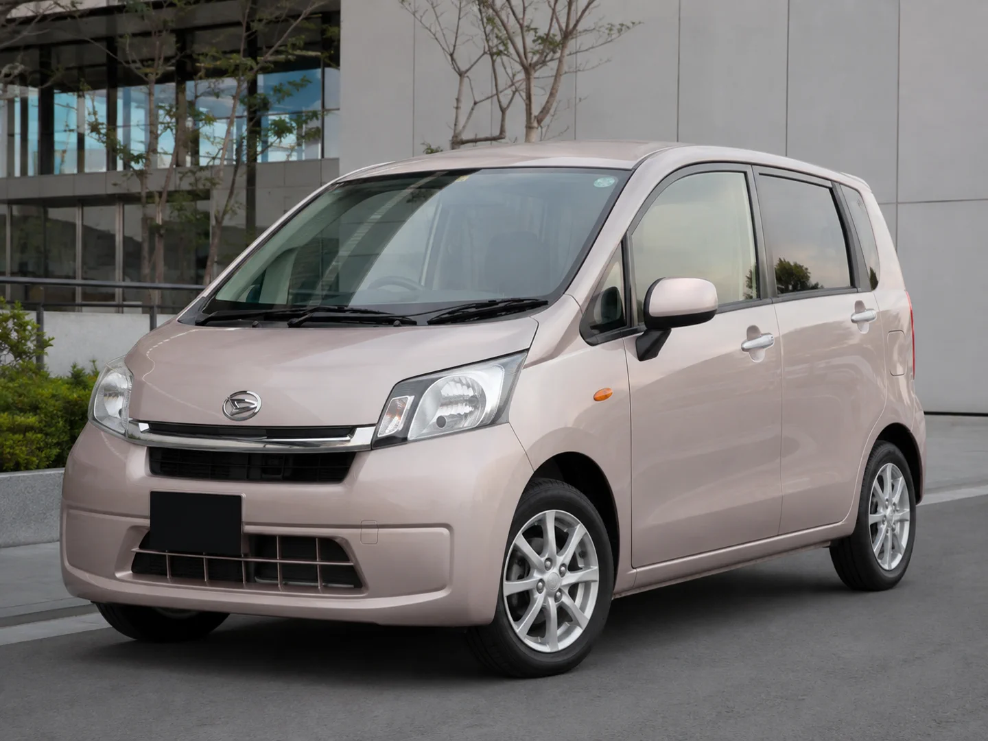 Автомобиль Daihatsu Move V 2011