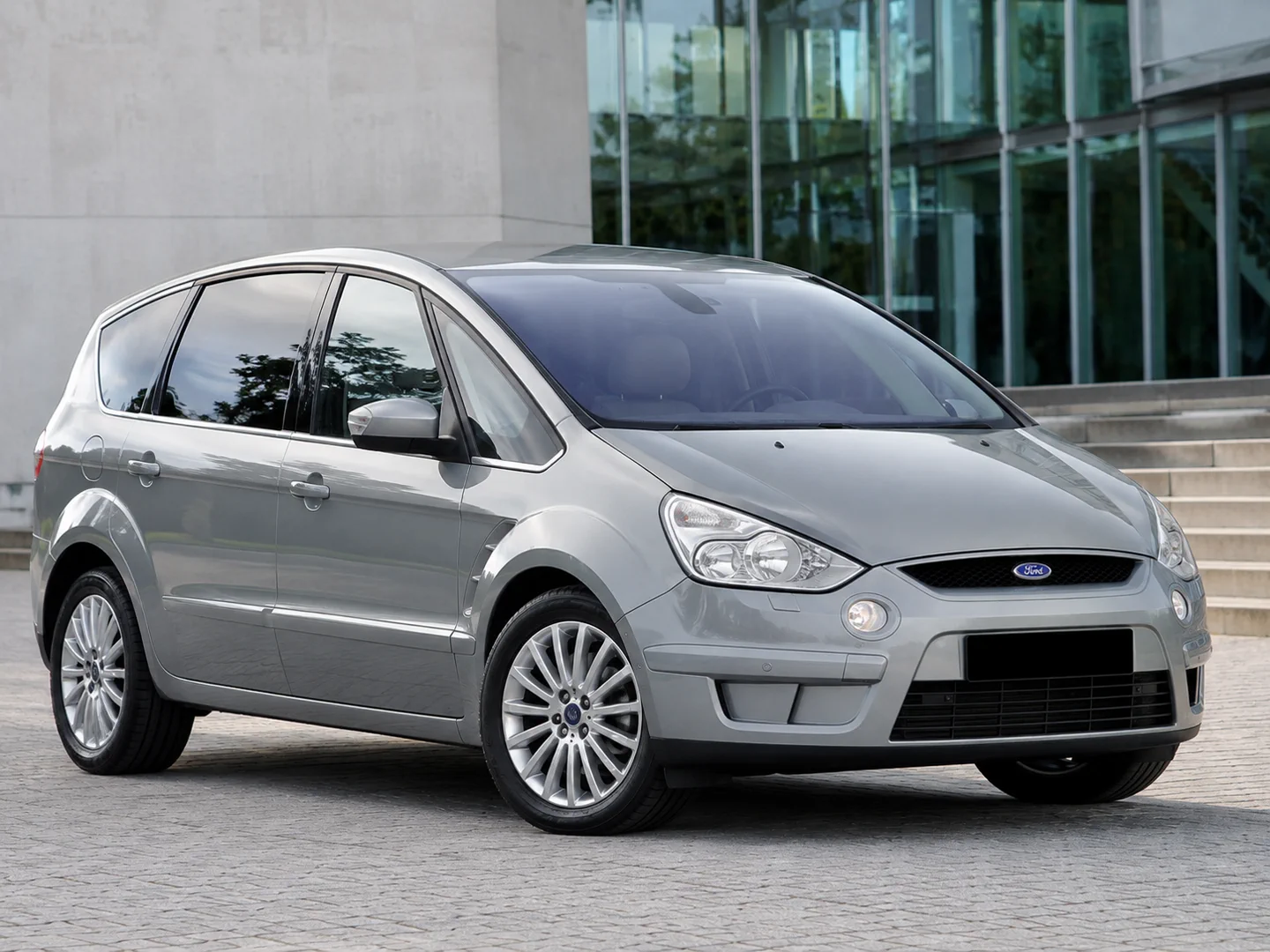 Автомобиль Ford S-MAX I 2010