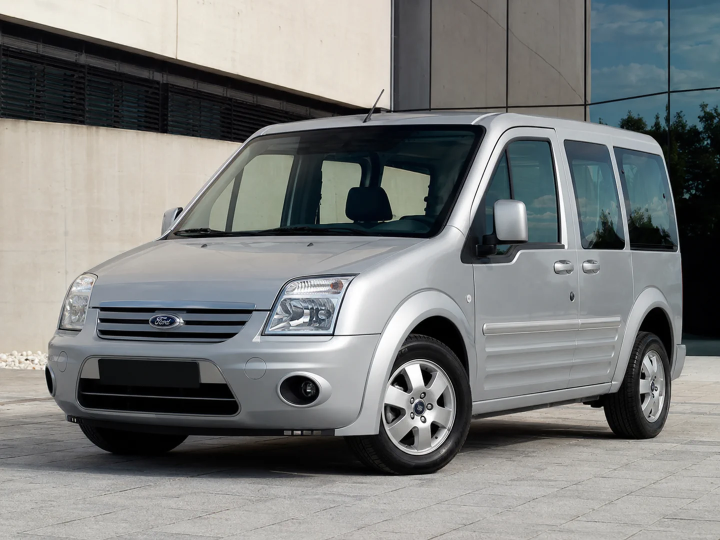 Автомобиль Ford Tourneo Connect I Рестайлинг 2011