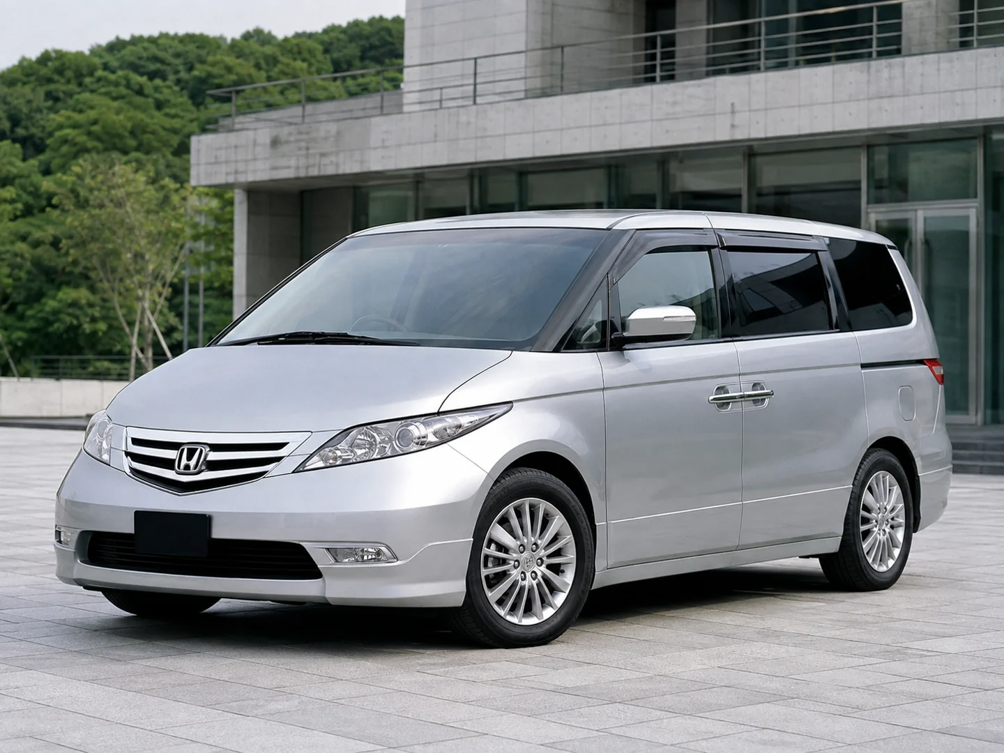 Автомобиль Honda Elysion I 2005