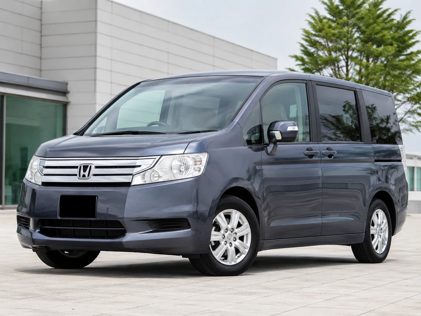 Автомобиль Honda Stepwgn IV 2011