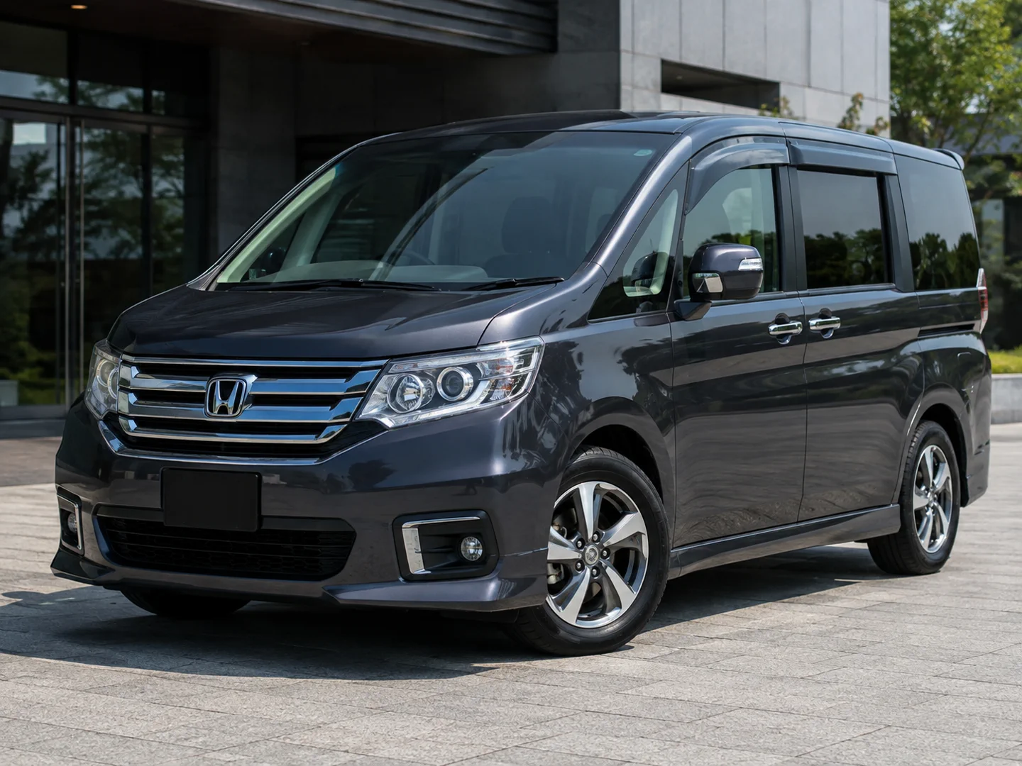 Автомобиль Honda Stepwgn V 2016