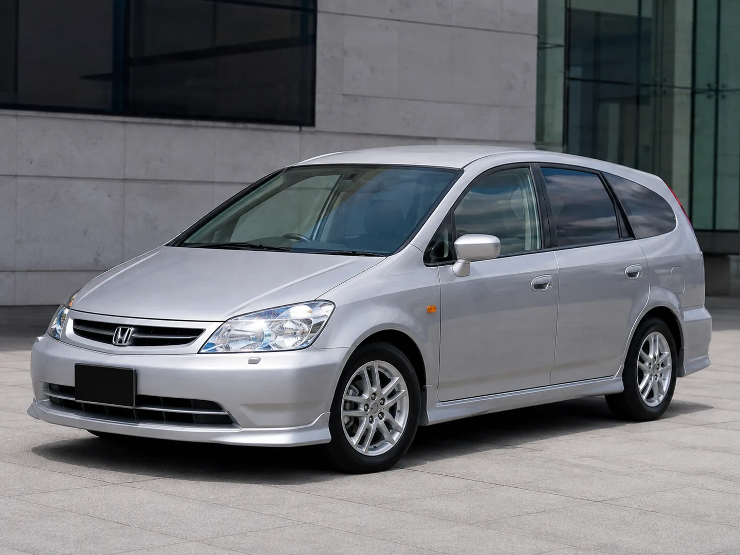 Автомобиль Honda Stream I Рестайлинг 2005