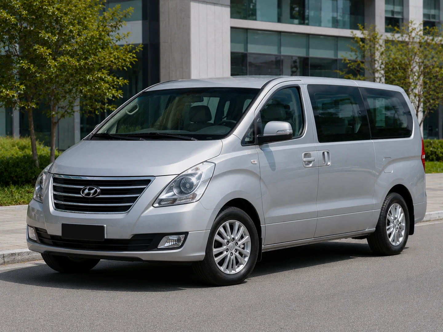 Автомобиль Hyundai H-1 II Рестайлинг 2017
