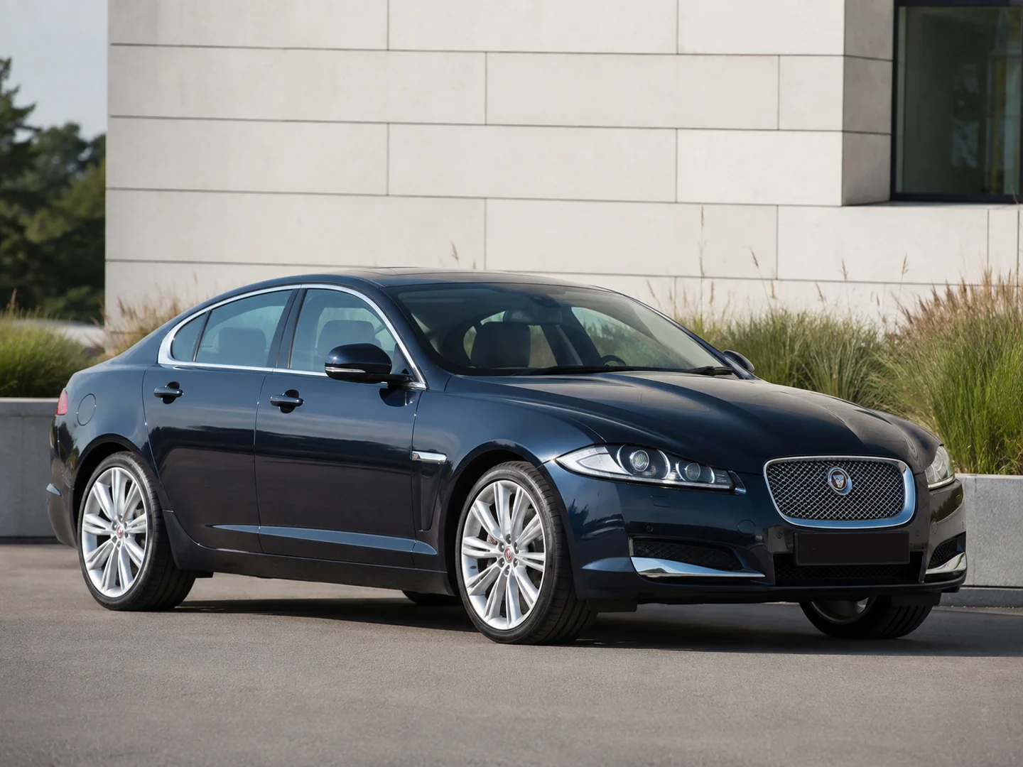 Автомобиль Jaguar XF I Рестайлинг 2014