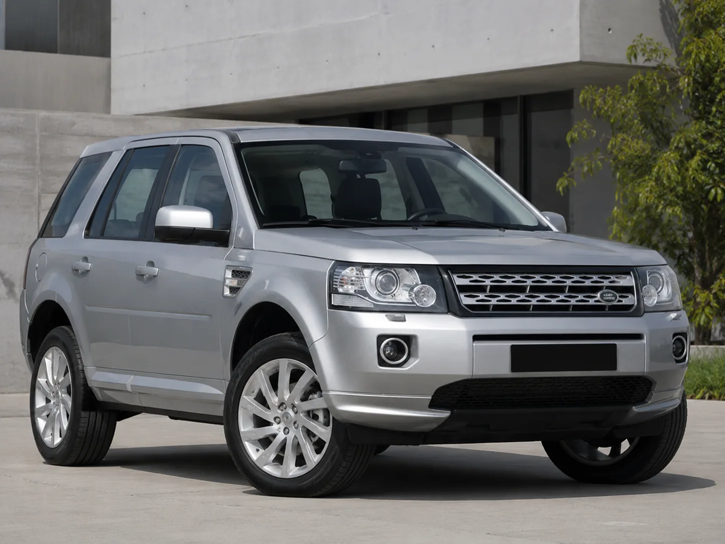 Автомобиль Land Rover Freelander II Рестайлинг 2 2014