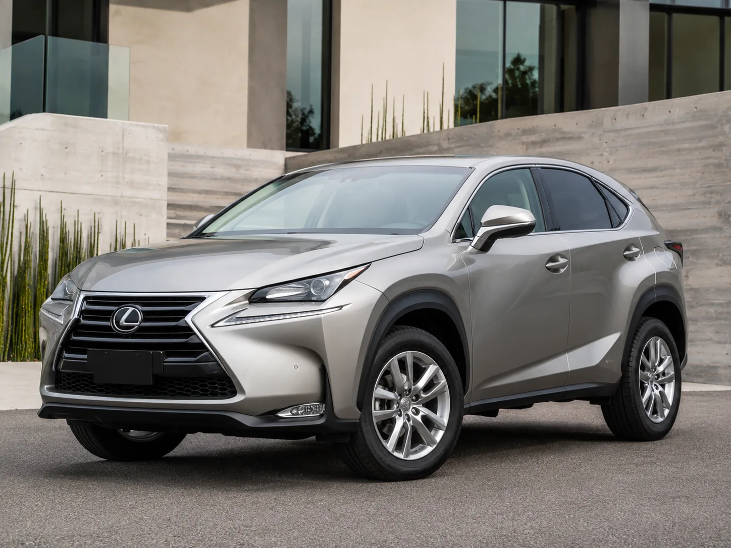 Автомобиль Lexus NX I 2016