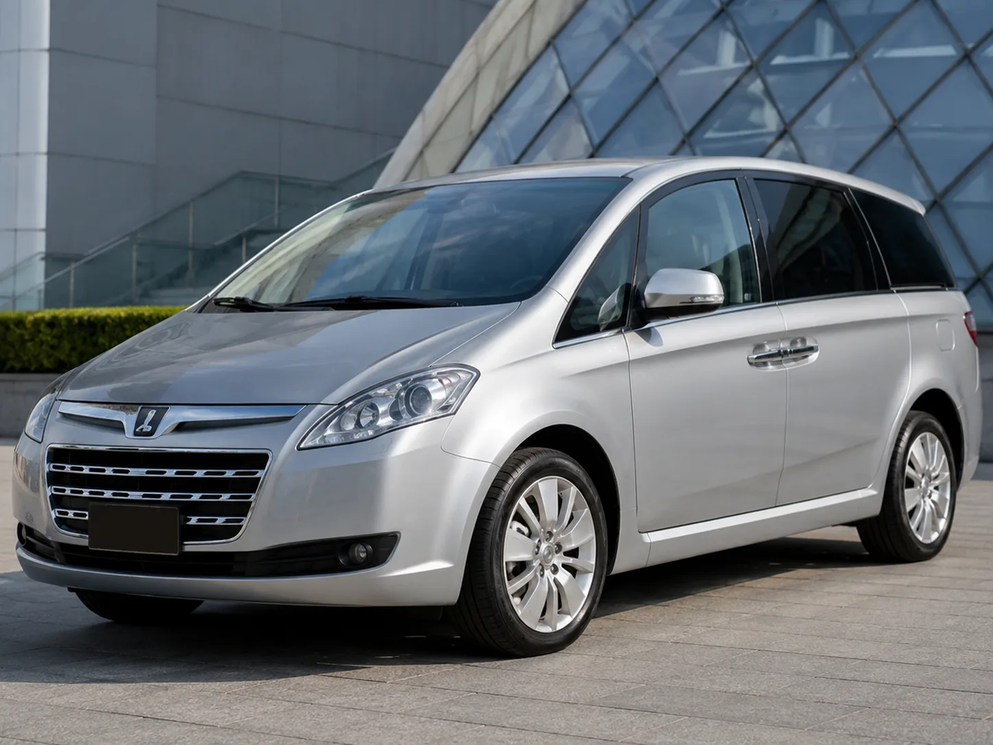 Автомобиль Luxgen Luxgen7 MPV 2009-2014 2012