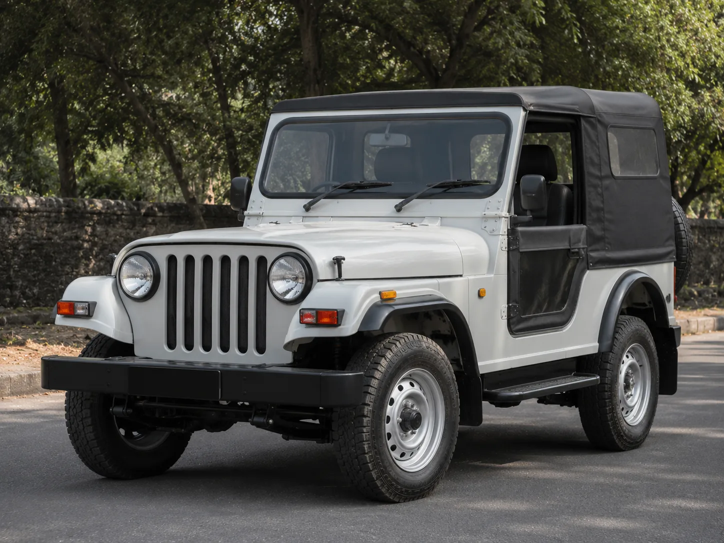 Автомобиль Mahindra CJ-3 1988-1992 1990