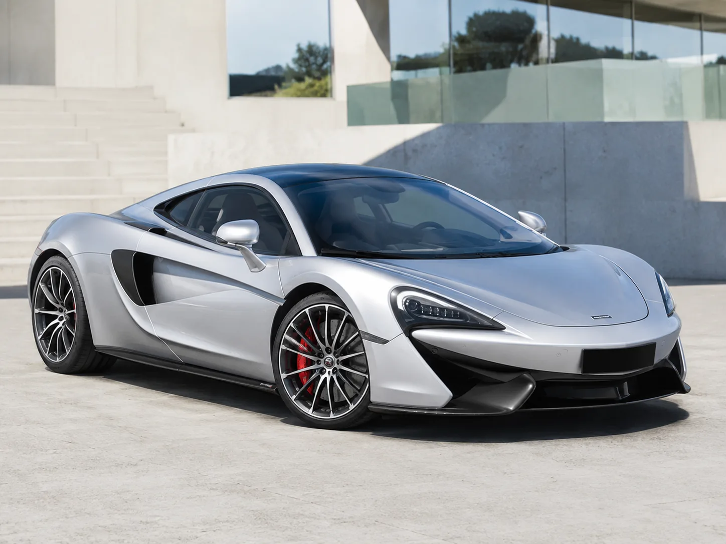 Автомобиль McLaren 570GT I 2019