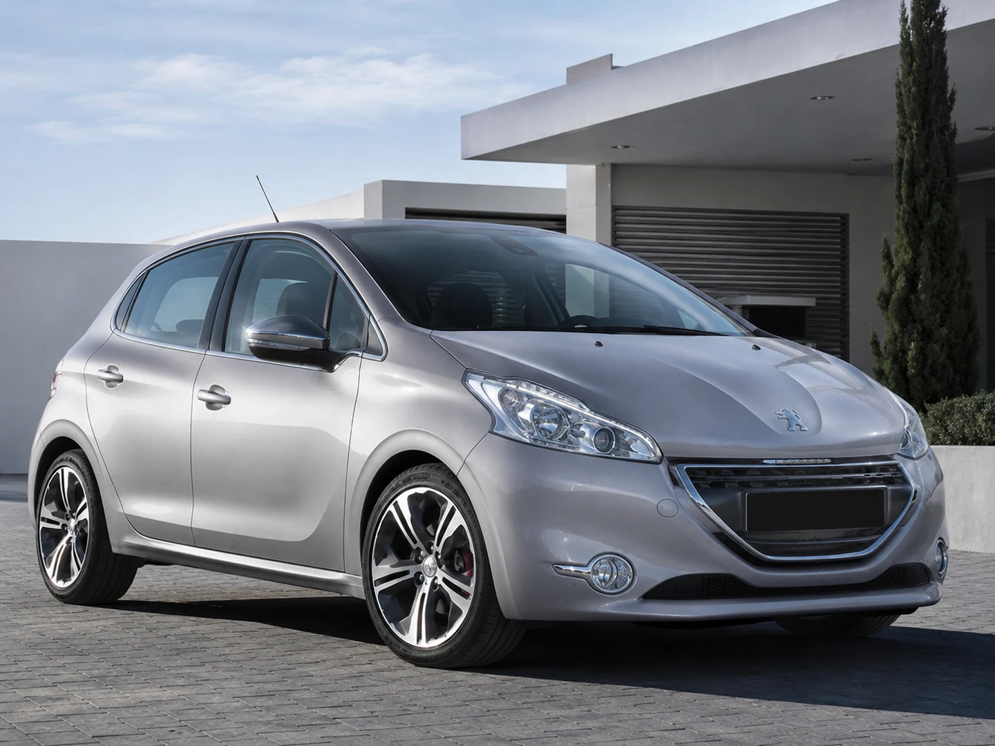 Автомобиль Peugeot 208 I 2014