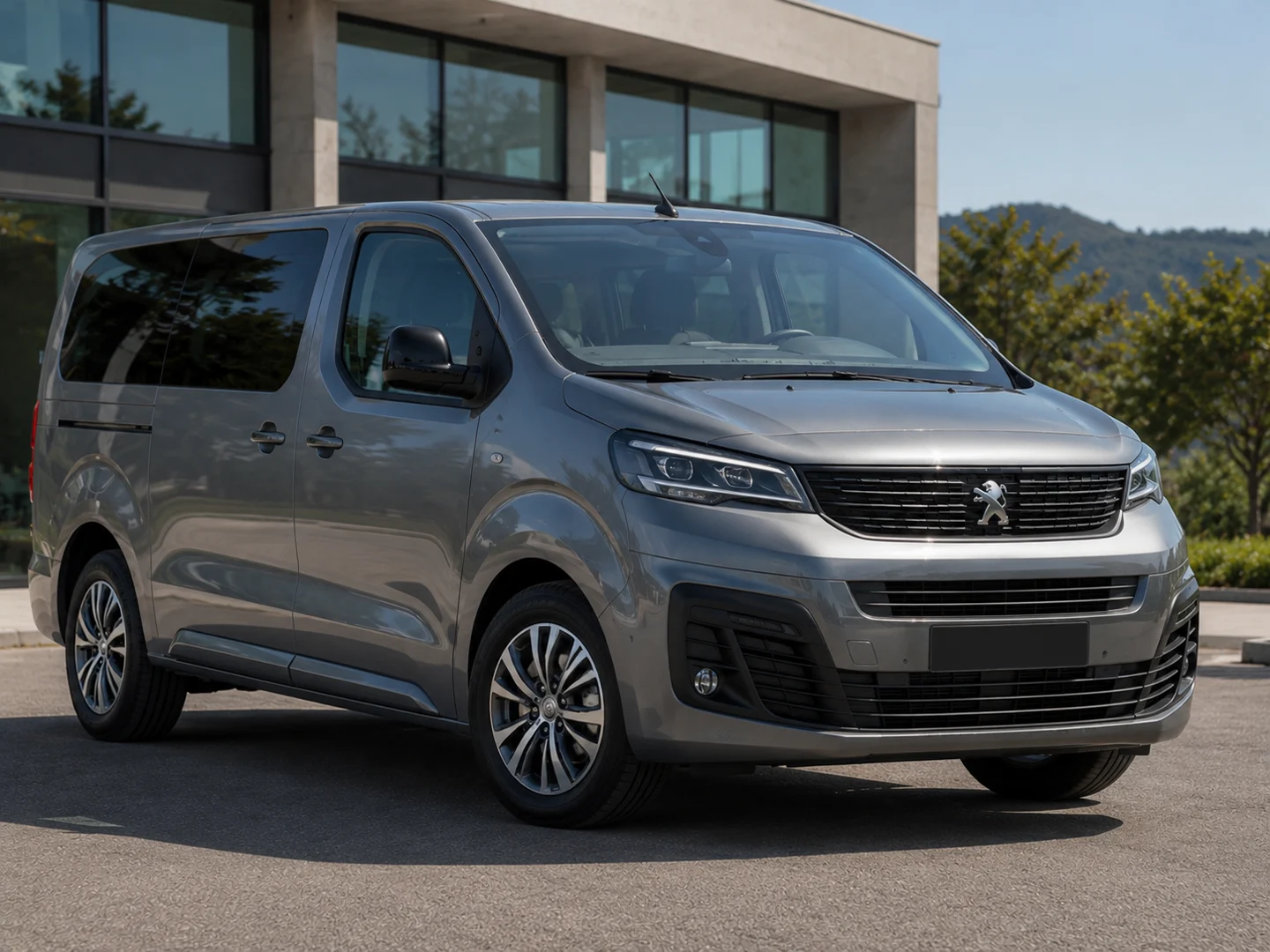 Автомобиль Peugeot Traveller I 2019