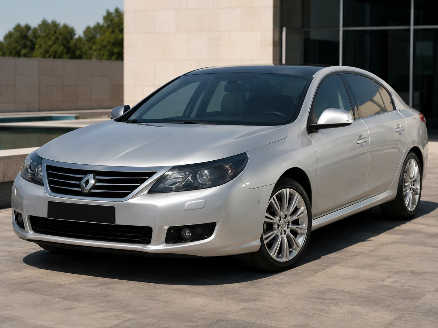 Автомобиль Renault Latitude I 2012