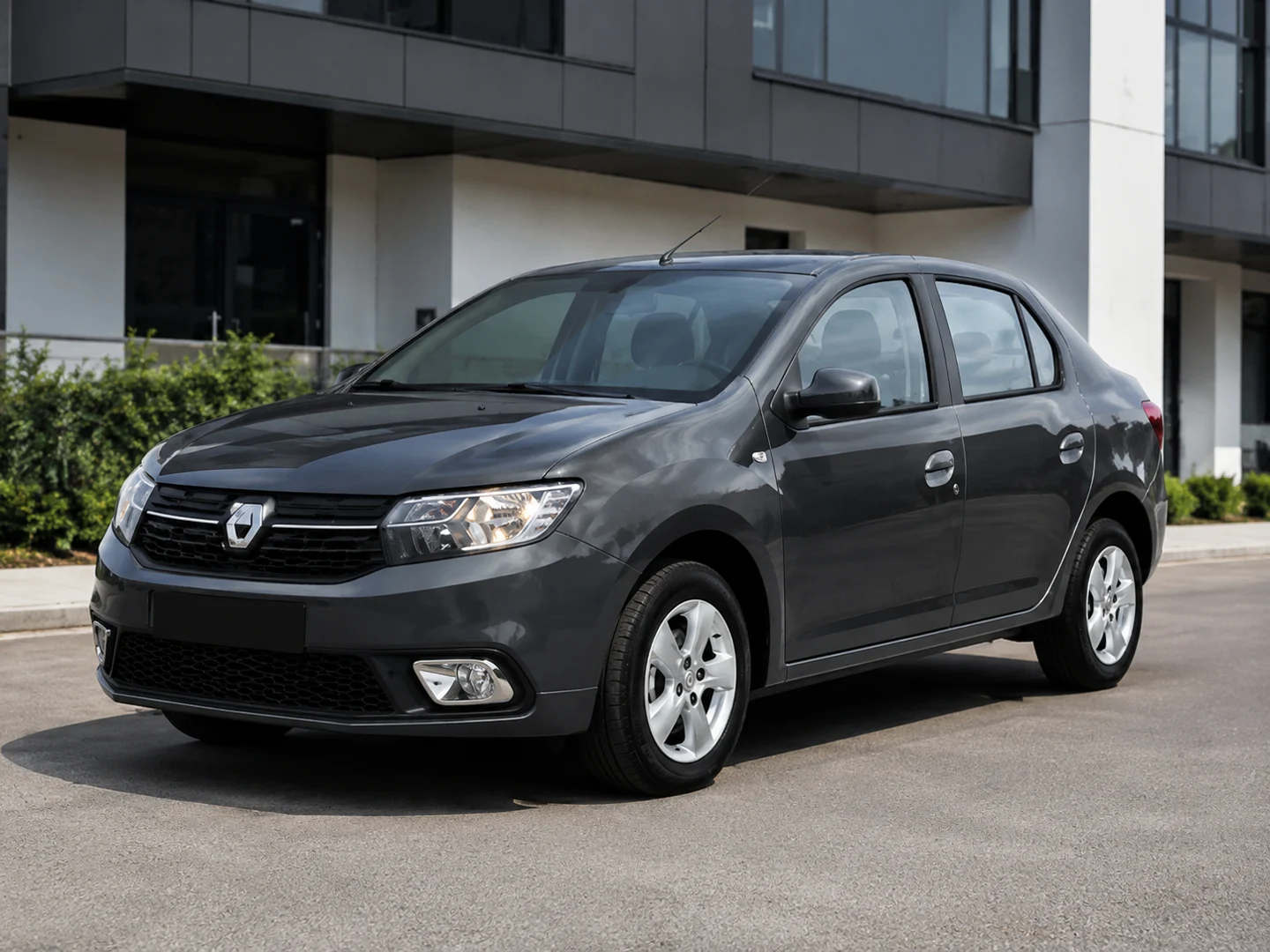 Автомобиль Renault Logan II 2017