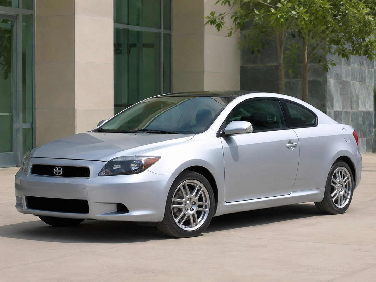 Автомобиль Scion tC I 2006