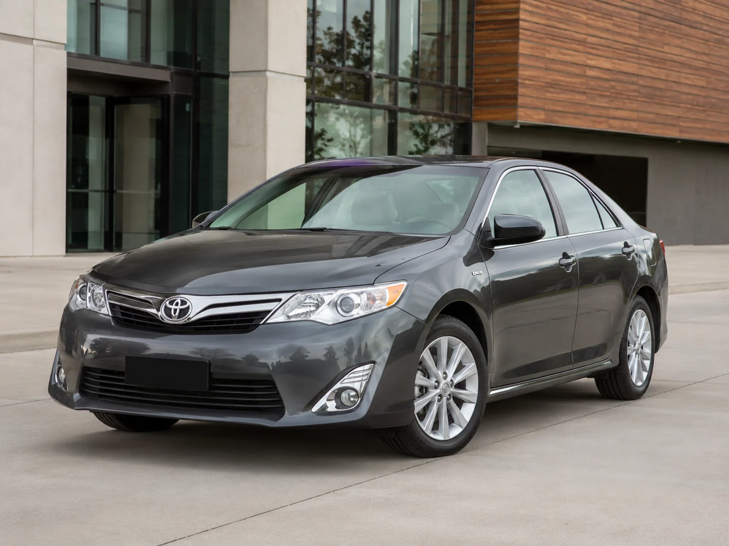 Автомобиль Toyota Camry VII (XV50) 2013
