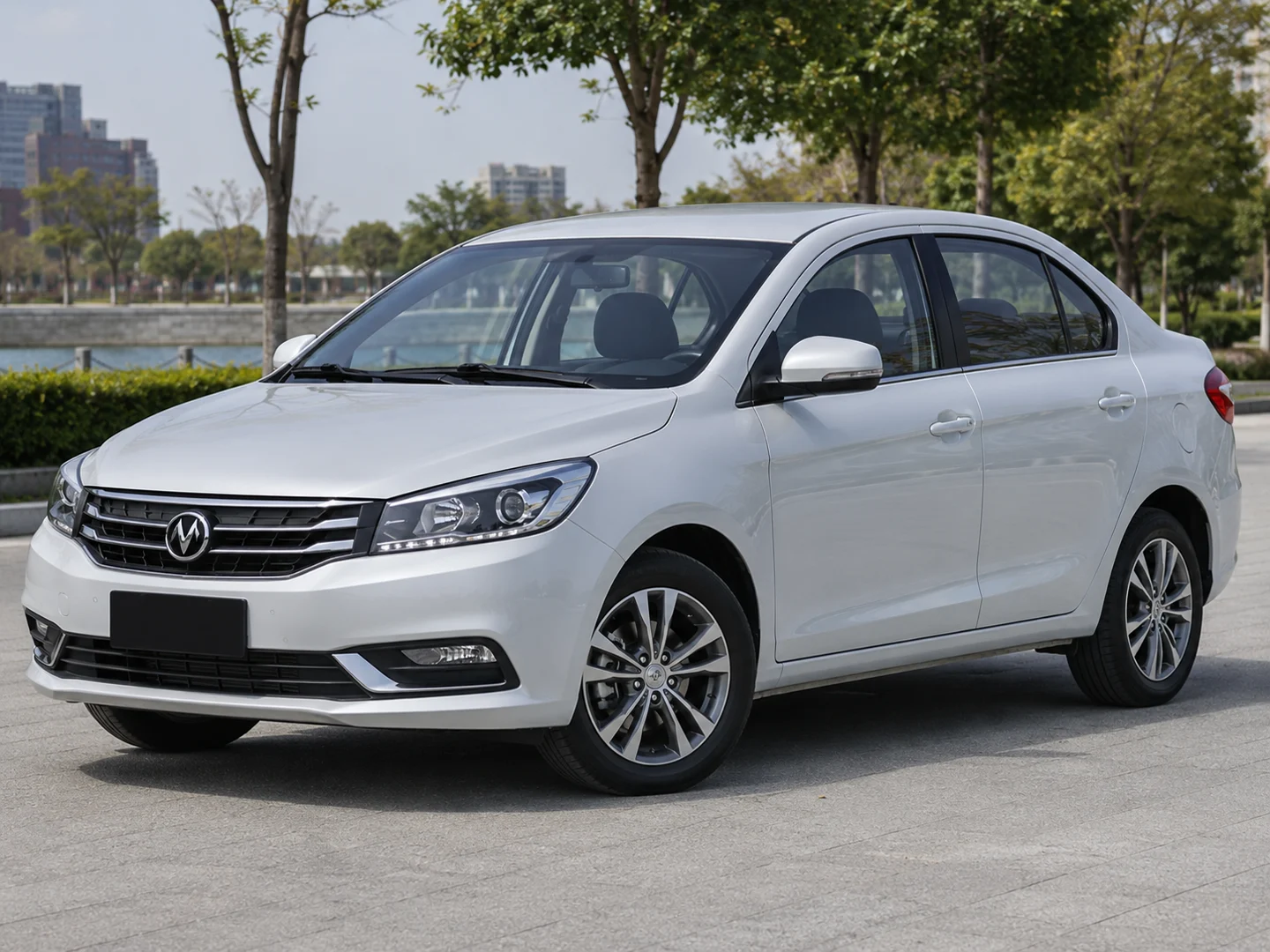 Автомобиль Yema Spica 2015-2023 2018