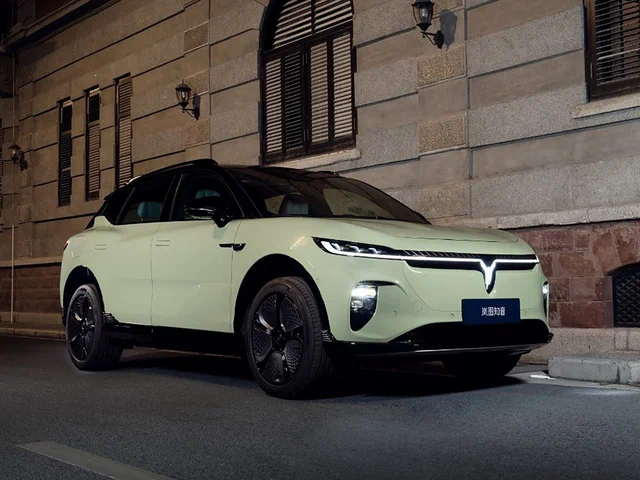 Автомобиль Voyah Courage I 2024