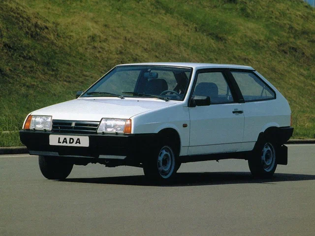 Автомобиль Lada 2108 1984-2005 1998