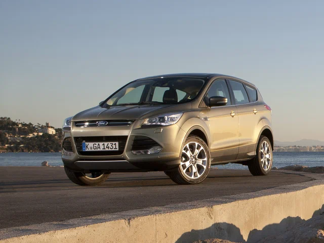 Автомобиль Ford Kuga II 2014